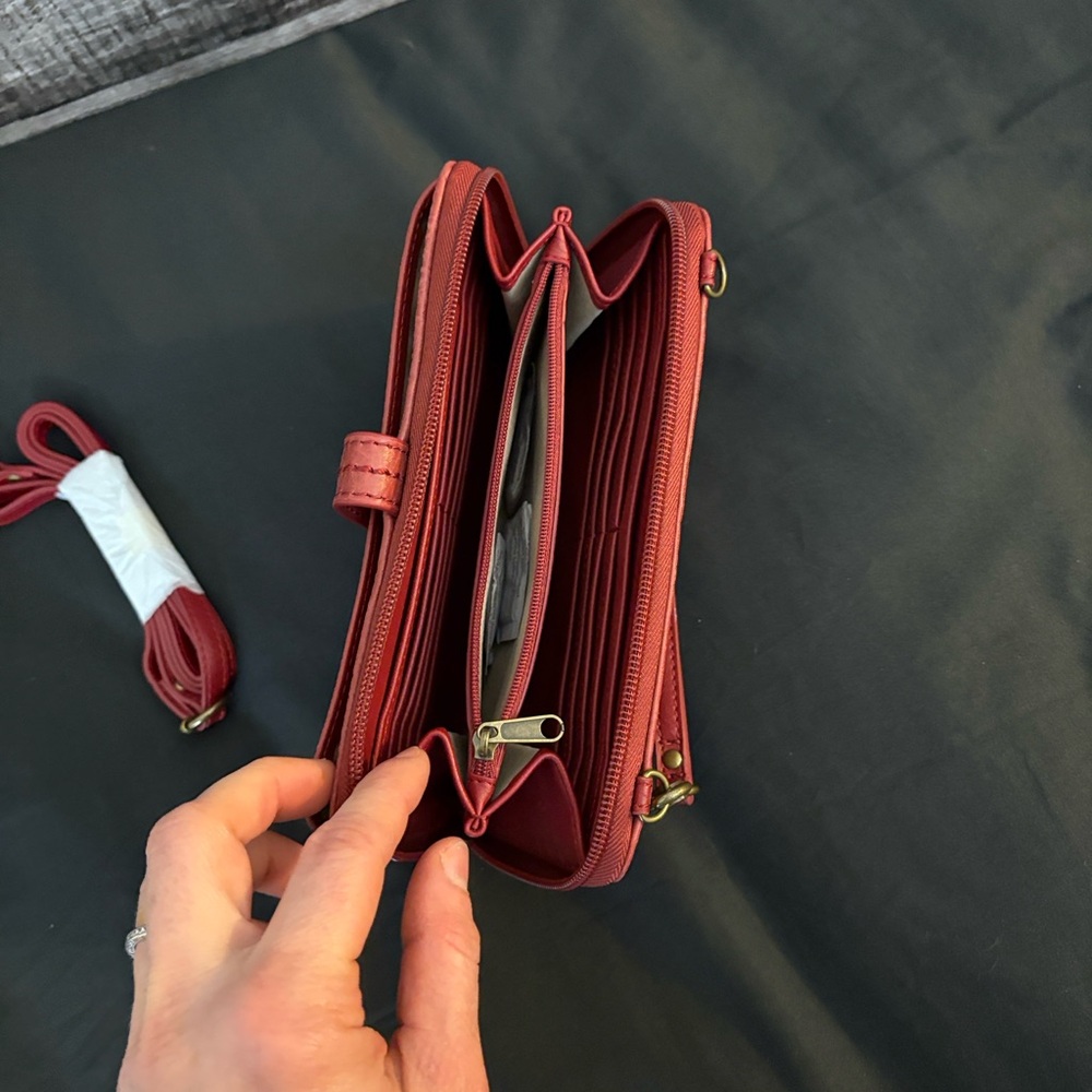 NWOT The Sak Red Leather Convertible Crossbody Wristlet Wallet - Picture 6 of 8